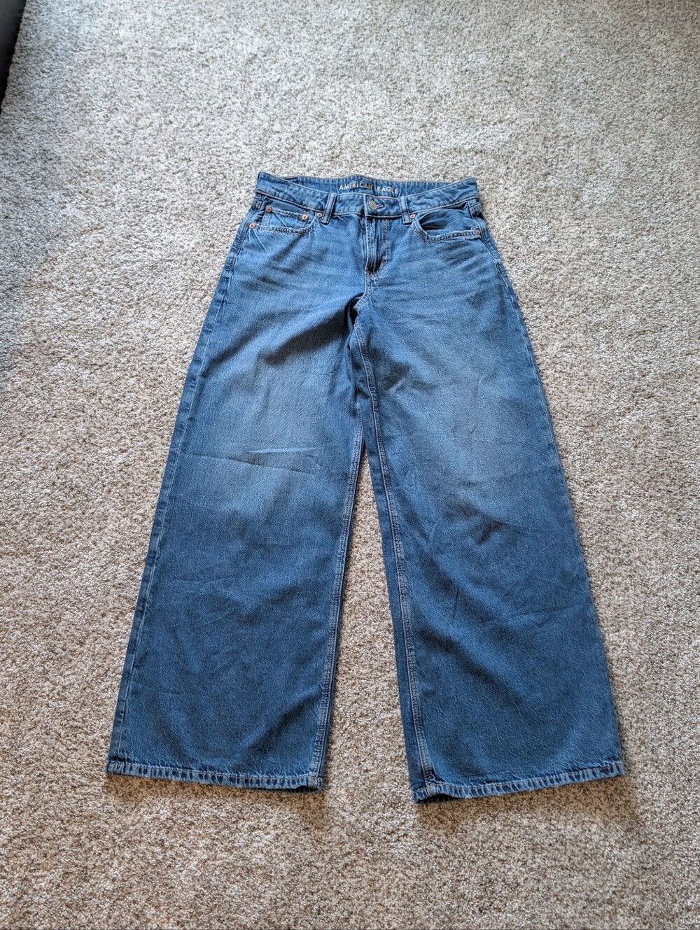American Eagle Outfitters Wide-Leg Jeans in Medium Blue